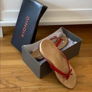 Vionic sandals size 9 red